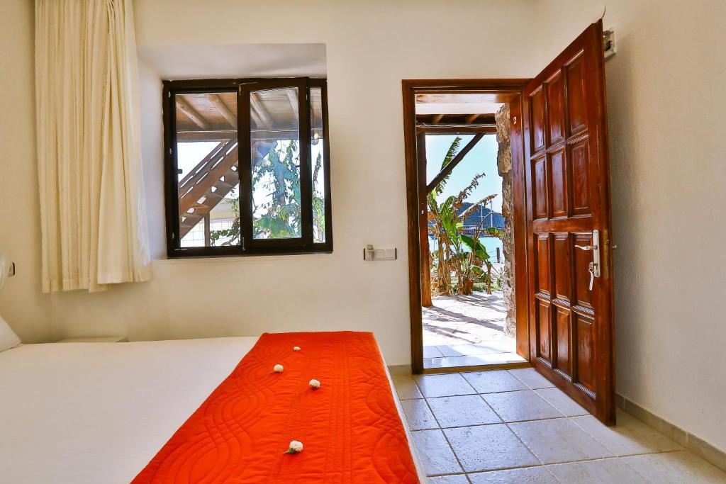 Kekova Theimussa Hotel Kaleucagız Buitenkant foto